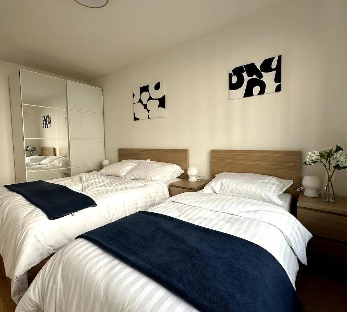 Apartment With Garage & Terrace Prague