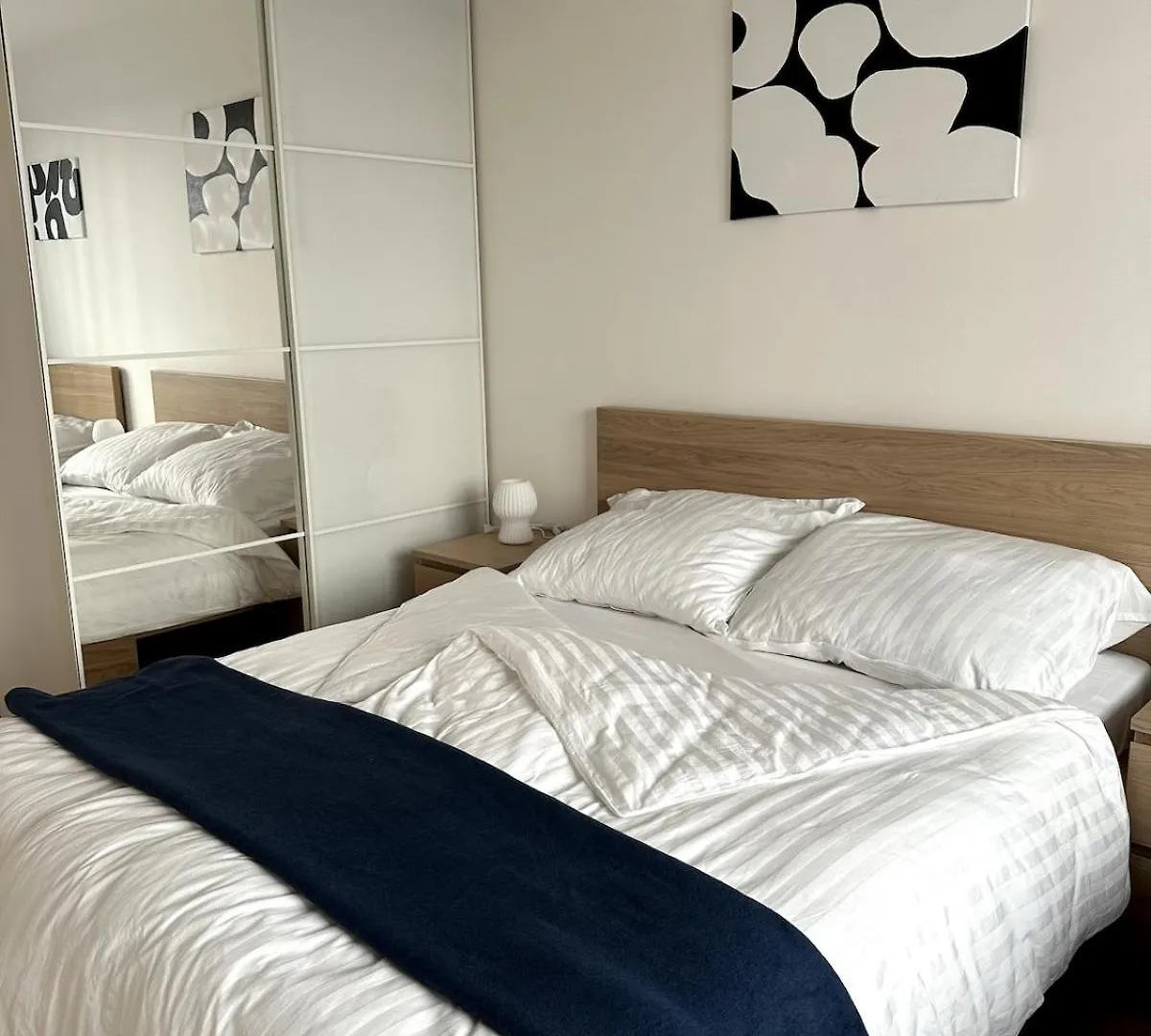 Apartment With Garage & Terrace Prague