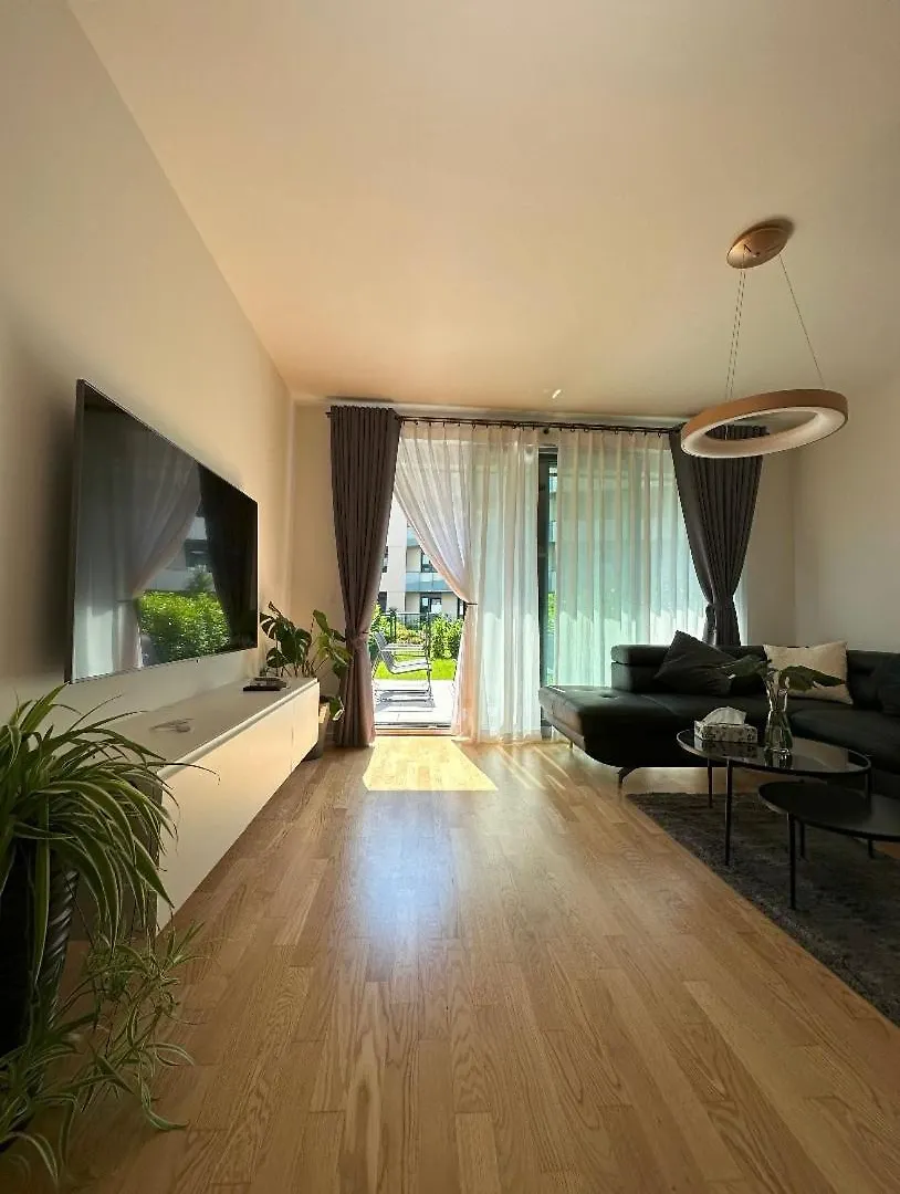 Apartment With Garage & Terrace Prague
