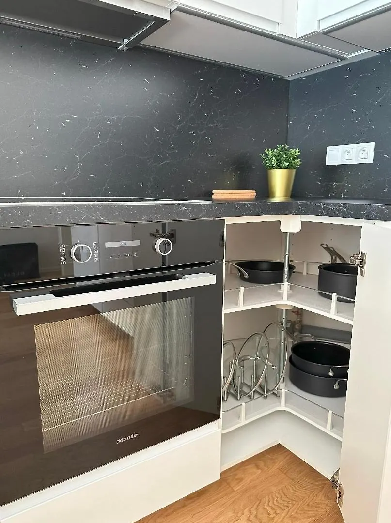 Apartment With Garage & Terrace براغ